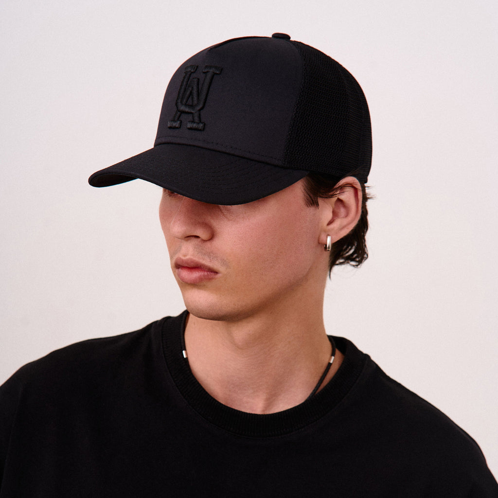 UA TRUCKER TOTAL BLACK