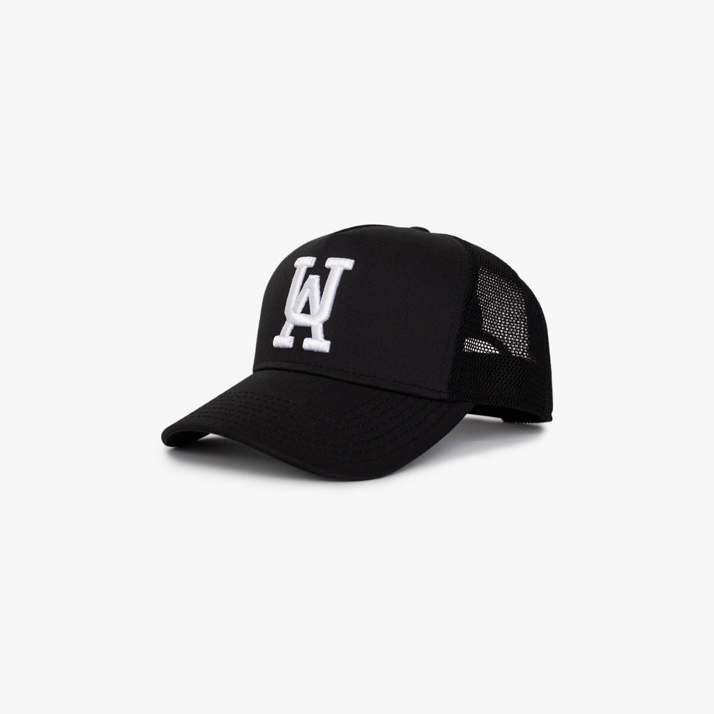 UA TRUCKER BLACK