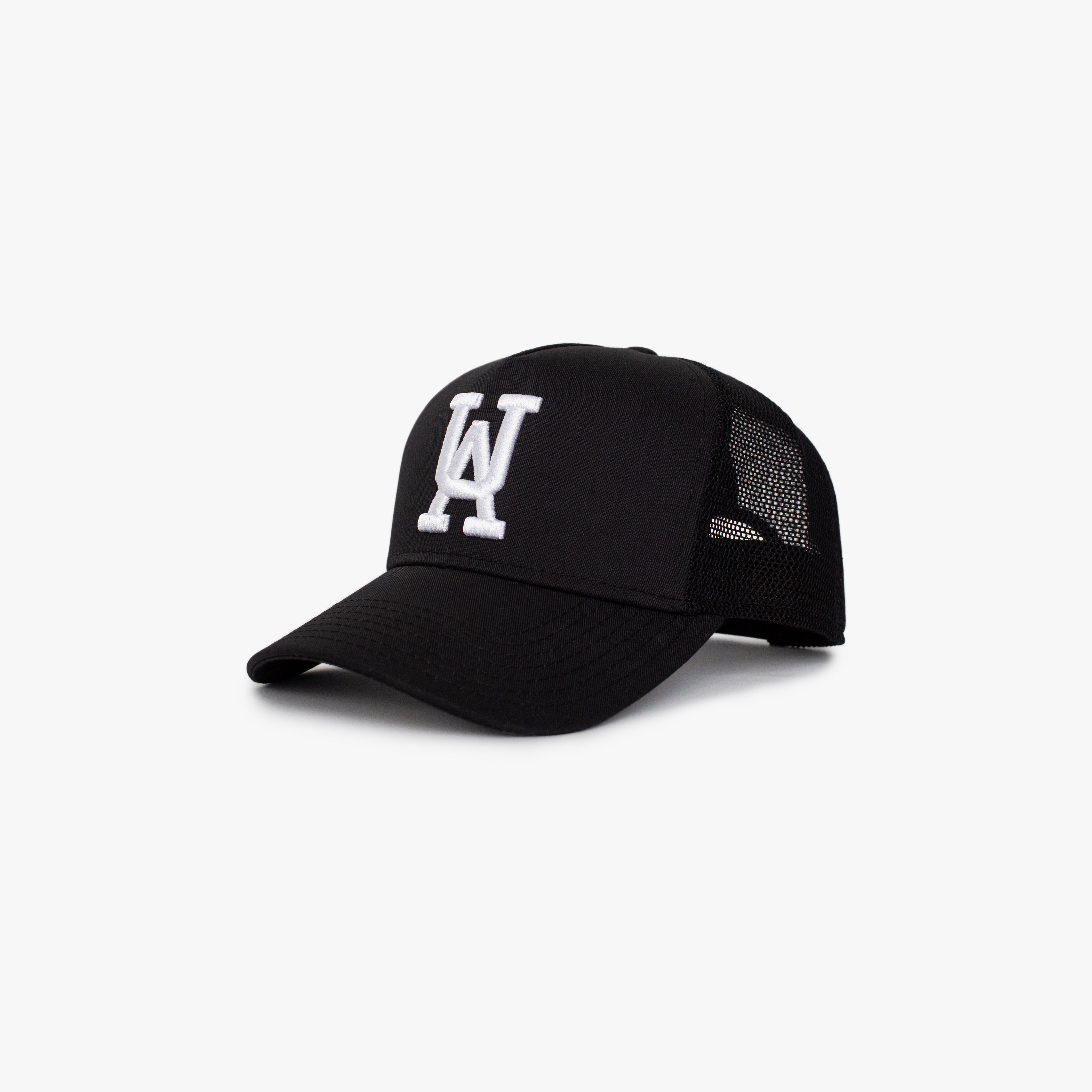 UA TRUCKER BLACK